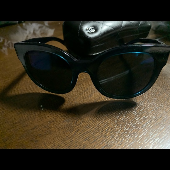 Chanel sunglasses - Picture 1 of 6